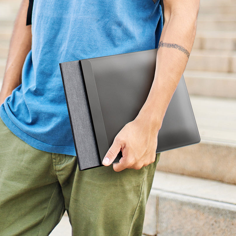 Wireless Charging Laptop Bag